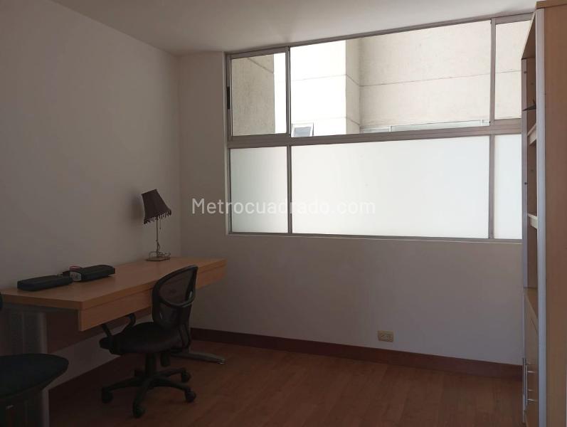 Furnished 2BR Apartment with Balcony in El Poblado - 8