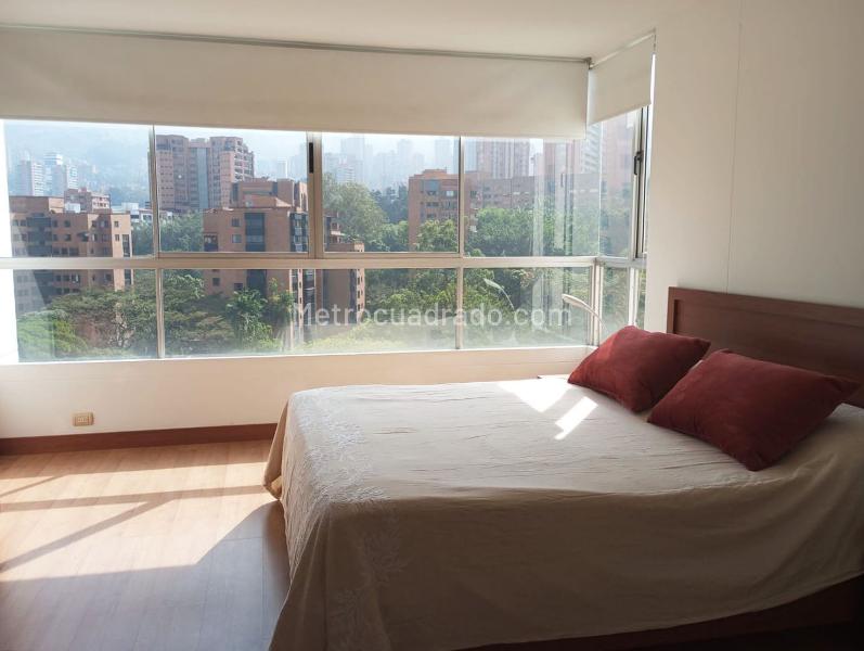 Furnished 2BR Apartment with Balcony in El Poblado - 9