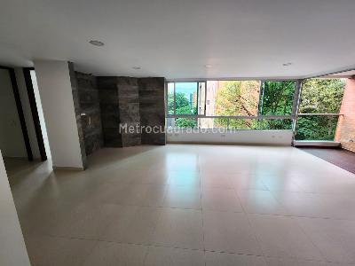 Apartamento de 2 alcobas en arriendo en El Poblado, Medellín, 105 m² · foto 5 de 10