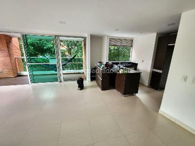 Apartamento de 2 alcobas en arriendo en El Poblado, Medellín, 105 m² · foto 6 de 10