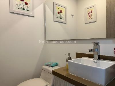 Apartamento de 4 alcobas en venta en El Poblado, Medellín, 225 m² · foto 14 de 19