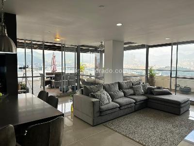 Apartamento de 4 alcobas en venta en El Poblado, Medellín, 225 m² · foto 2 de 19