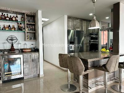 Apartamento de 4 alcobas en venta en El Poblado, Medellín, 225 m² · foto 6 de 19