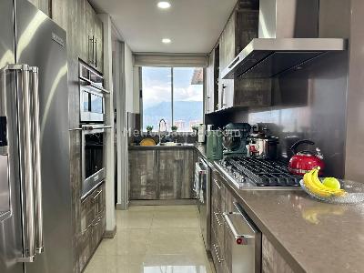 Apartamento de 4 alcobas en venta en El Poblado, Medellín, 225 m² · foto 7 de 19