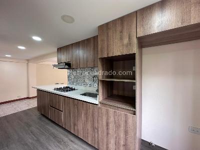 Apartamento de 3 alcobas en venta en El Poblado, Medellín, 98 m² · foto 8 de 17