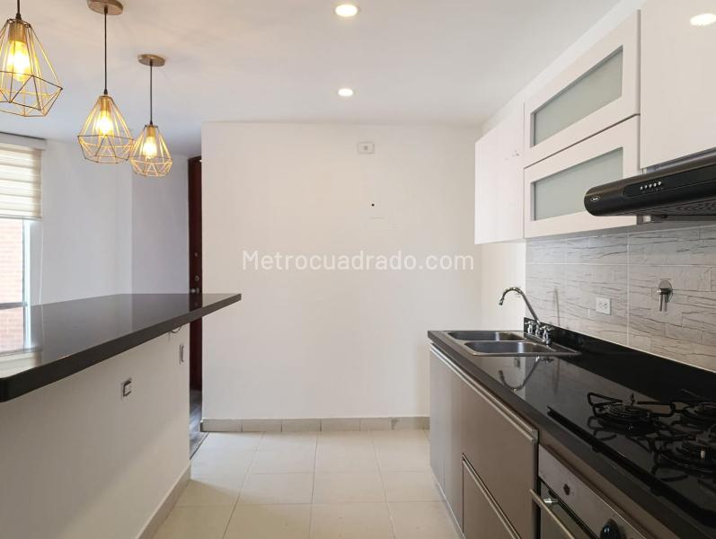 2BR Apartment for Rent in El Poblado with Balcony & Covered Parking - 6