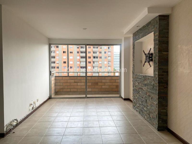 3BR Apartment in El Poblado Gated Unit with Balcony & Pool - 3