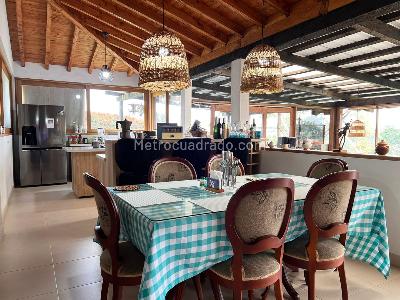 Casa de 4 alcobas en venta en Rionegro, Rionegro, 430 m² · foto 2 de 20