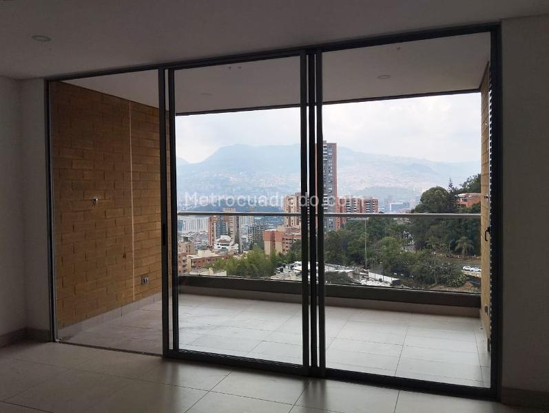 Apartamento de 3 Alcobas en El Poblado con Amenidades 24/7 - 3