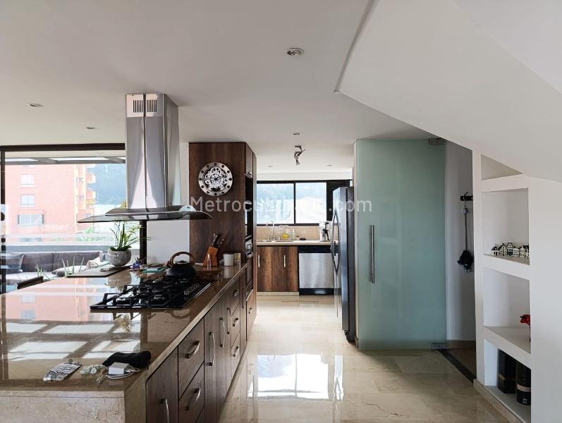 Apartamento Estiloso de 3 Alcobas en Dos Niveles en El Tesoro - 6