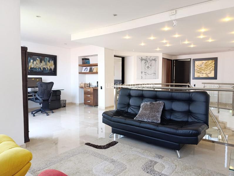 Apartamento Estiloso de 3 Alcobas en Dos Niveles en El Tesoro - 7