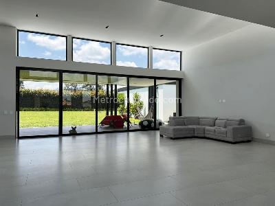 Casa de 4 alcobas en venta en Rionegro, Rionegro, 570 m² · foto 2 de 18