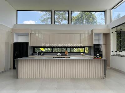 Casa de 4 alcobas en venta en Rionegro, Rionegro, 570 m² · foto 3 de 18