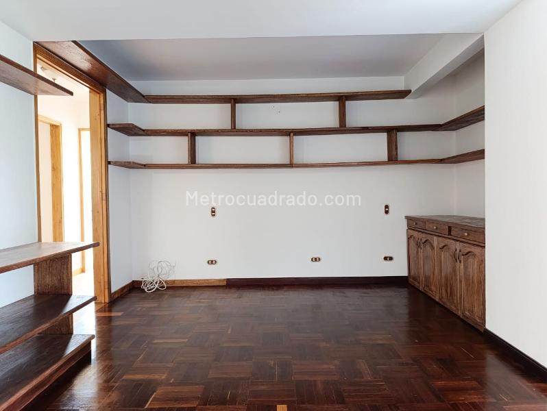 Spacious 3BR Apartment with Terrace in El Poblado - 6