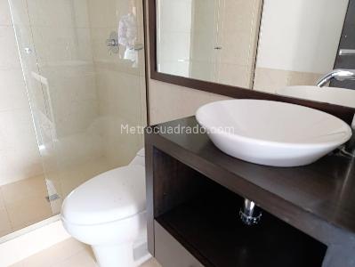 Apartamento de 2 alcobas en arriendo en El Poblado, Medellín, 95 m² · foto 17 de 18