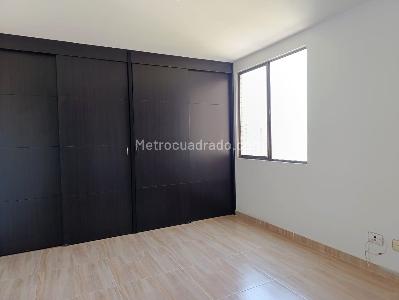 Apartamento de 3 alcobas en arriendo en Los Balsos, Medellín, 78 m² · foto 10 de 18
