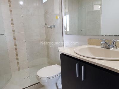 Apartamento de 3 alcobas en arriendo en Los Balsos, Medellín, 78 m² · foto 17 de 18
