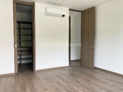 Apartamento de 2 alcobas en arriendo en El Poblado, Medellín, 112 m² · foto 11 de 18