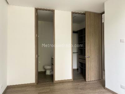 Apartamento de 2 alcobas en arriendo en El Poblado, Medellín, 112 m² · foto 13 de 18