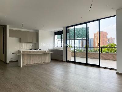Apartamento de 2 alcobas en arriendo en El Poblado, Medellín, 112 m² · foto 3 de 18