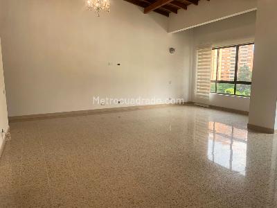 Apartamento en arriendo en El Poblado, Medellín · foto 2 de 18