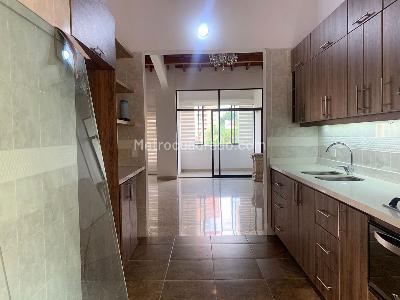 Apartamento en arriendo en El Poblado, Medellín · foto 7 de 18