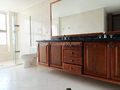 Apartamento en venta en El Poblado, Medellín · foto 17 de 20