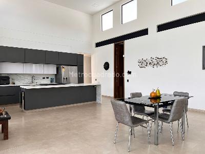 Casa de 3 alcobas en venta en Llanogrande, Rionegro, 423 m² · foto 3 de 19