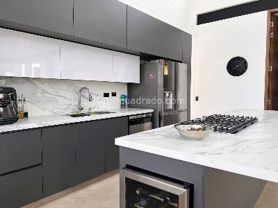 Casa de 3 alcobas en venta en Llanogrande, Rionegro, 423 m² · foto 4 de 19