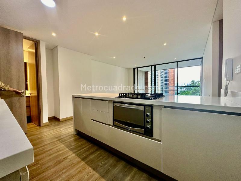 Apartamento de 2 Alcobas en El Poblado con Piscina y Gimnasio - 5