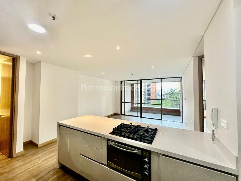 Apartamento de 2 Alcobas en El Poblado con Piscina y Gimnasio - 7