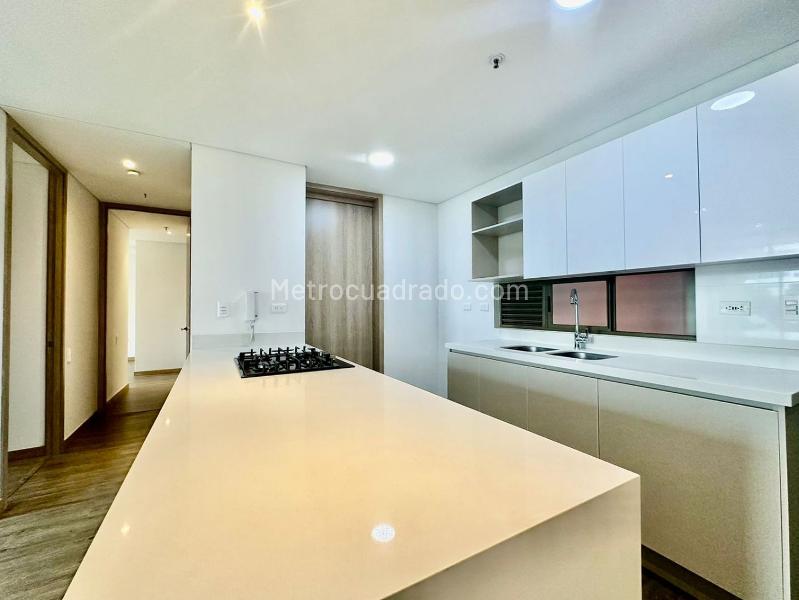 Apartamento de 2 Alcobas en El Poblado con Piscina y Gimnasio - 9