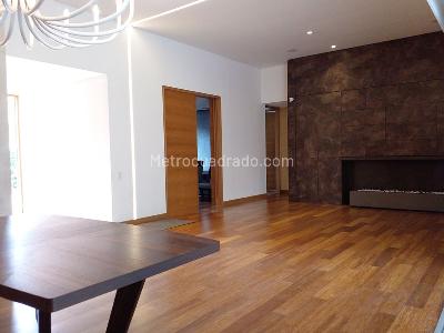 Casa de 3 alcobas en venta en Envigado, Envigado, 372 m² · foto 2 de 20