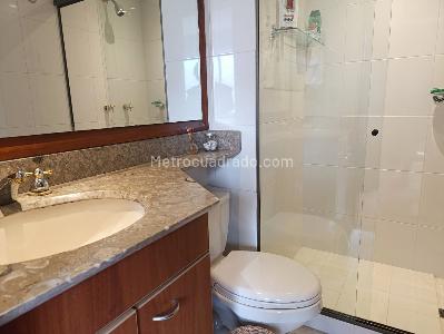 Apartamento de 2 alcobas en venta en El Poblado, Medellín, 168 m² · foto 19 de 20