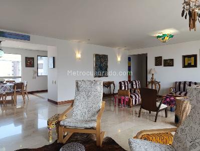 Apartamento de 2 alcobas en venta en El Poblado, Medellín, 168 m² · foto 2 de 20