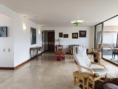 Apartamento de 2 alcobas en venta en El Poblado, Medellín, 168 m² · foto 5 de 20