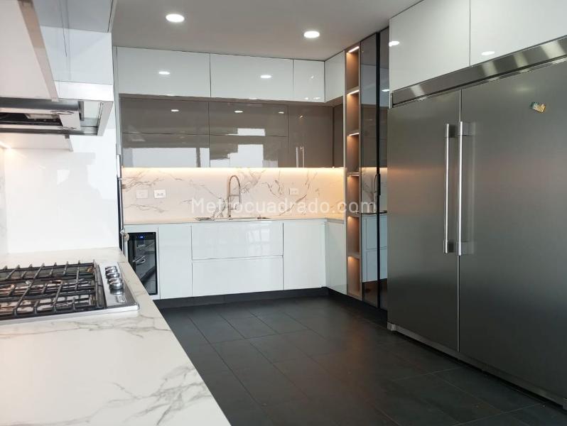 Furnished 4BR Apartment with Jacuzzi in El Poblado - 6