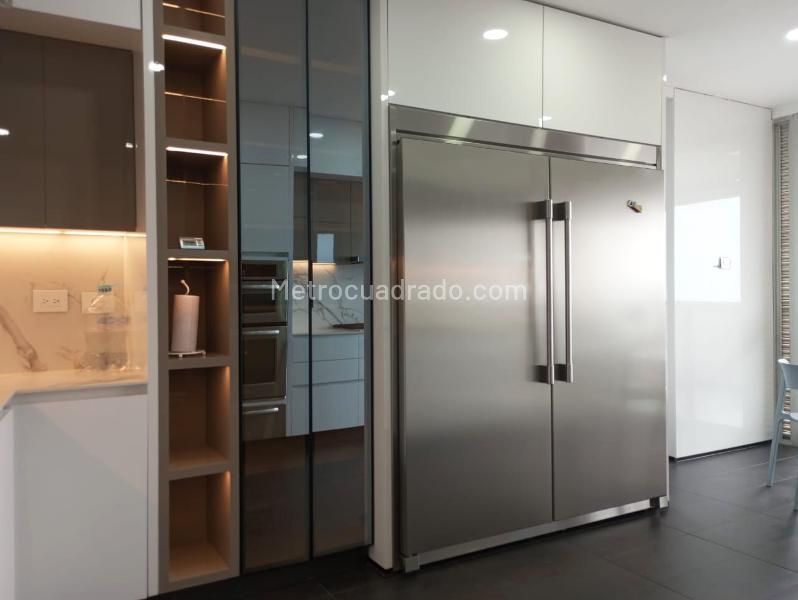 Furnished 4BR Apartment with Jacuzzi in El Poblado - 7