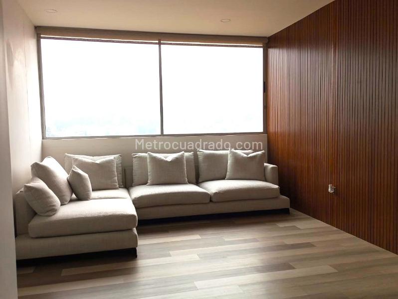 Furnished 4BR Apartment with Jacuzzi in El Poblado - 9