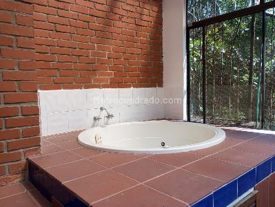 Casa de 4 alcobas en venta en El Poblado, Medellín, 325 m² · foto 15 de 15