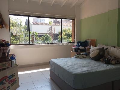 Casa de 4 alcobas en venta en El Poblado, Medellín, 325 m² · foto 8 de 15