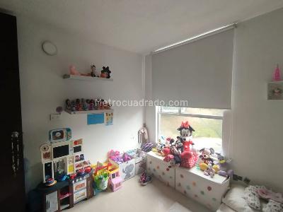 Apartamento de 3 alcobas en arriendo en El Poblado, Medellín, 72 m² · foto 11 de 15
