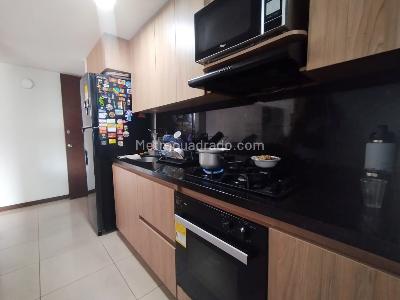 Apartamento de 3 alcobas en arriendo en El Poblado, Medellín, 72 m² · foto 5 de 15