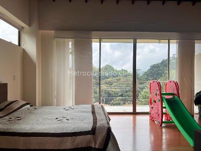 Casa de 3 alcobas en venta en Envigado, Envigado, 303 m² · foto 13 de 18