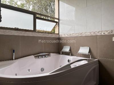 Casa de 3 alcobas en venta en Envigado, Envigado, 303 m² · foto 14 de 18