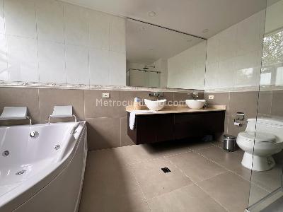 Casa de 3 alcobas en venta en Envigado, Envigado, 303 m² · foto 15 de 18