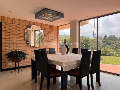 Casa de 3 alcobas en venta en Envigado, Envigado, 303 m² · foto 4 de 18