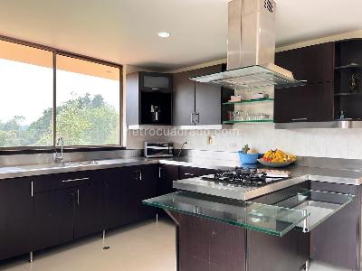 Casa de 3 alcobas en venta en Envigado, Envigado, 303 m² · foto 6 de 18