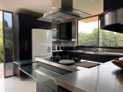 Casa de 3 alcobas en venta en Envigado, Envigado, 303 m² · foto 7 de 18