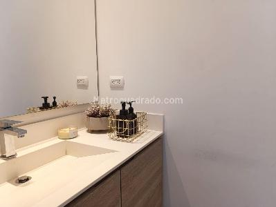 Apartamento de 2 alcobas en venta en El Poblado, Medellín, 134 m² · foto 17 de 18